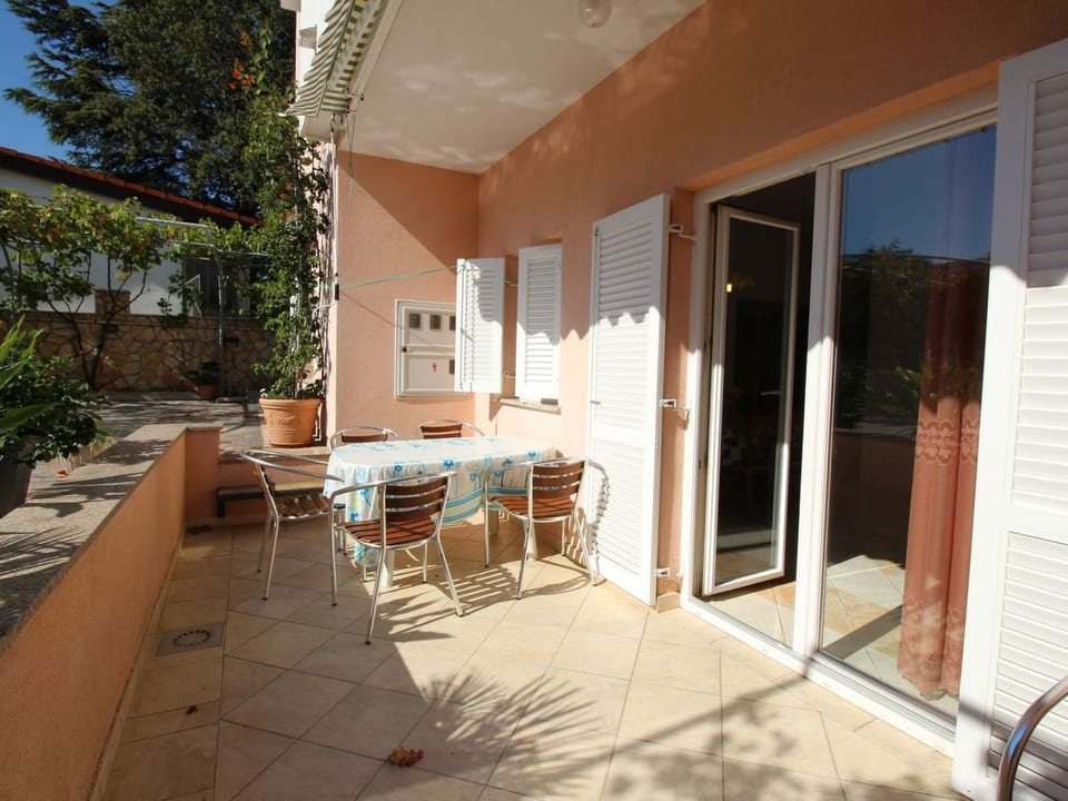 Hermoso apartamento en Baška con terraza privada - Baška