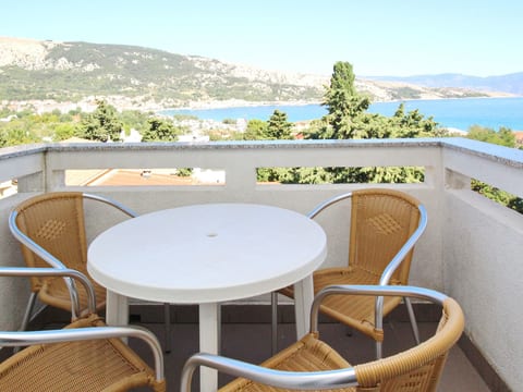 Modern eingerichtete Apartment für 4 Personen mit Meerblick