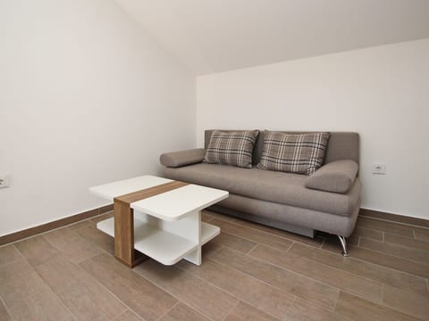 Tolles Appartement in Baška mit Terrasse