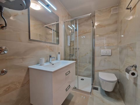 Modern eingerichtete Apartment ideal für junge Paaren im Zentrum von Baska