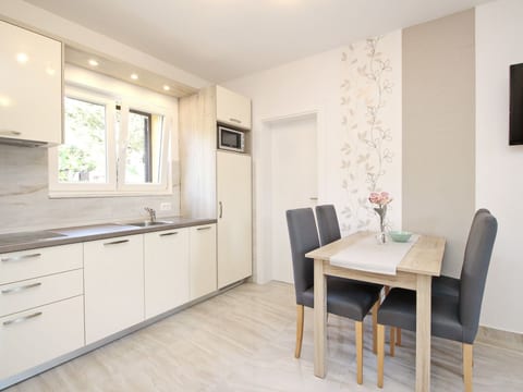 Tolles Appartement in Baška mit Eigenem Balkon