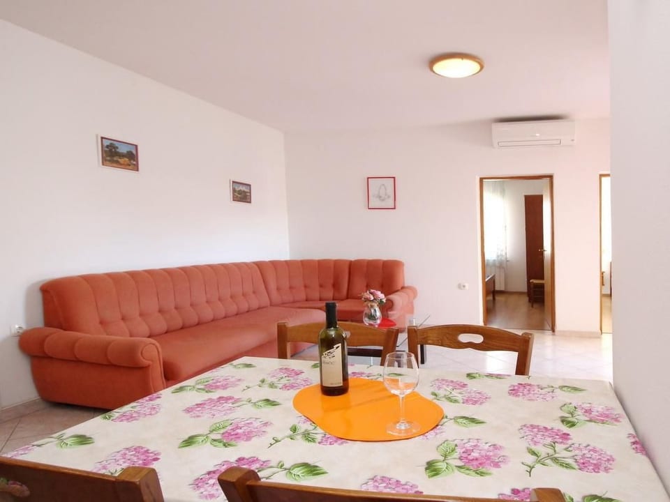 Apartamento en Baška con balcón privado - Baška