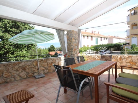 Appartement in Baška mit Eigener Terrasse