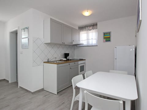 Wohnung in Baška mit Terrasse
