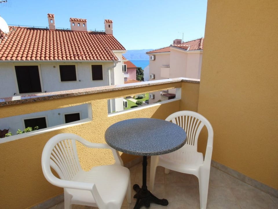 Apartamento en Baška con balcón privado - Baška