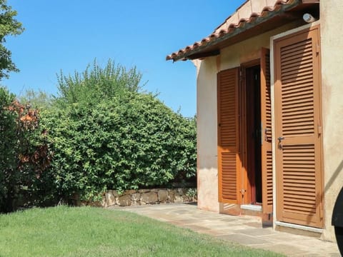 Haus in Budoni mit Schwimmbad und Privatparkplatz