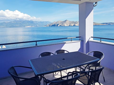 in Baška mit Eigenem Balkon