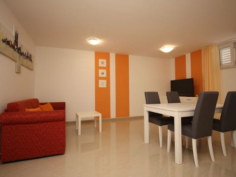 Gemütliche Ferienwohnung in Baška mit gemeinsamem Pool und Grill