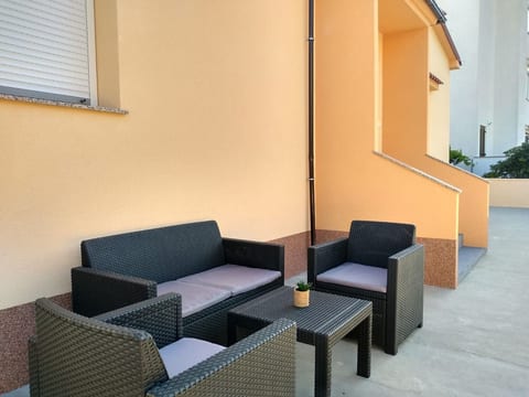 Erdgeschosswohnung mit Parkplatz