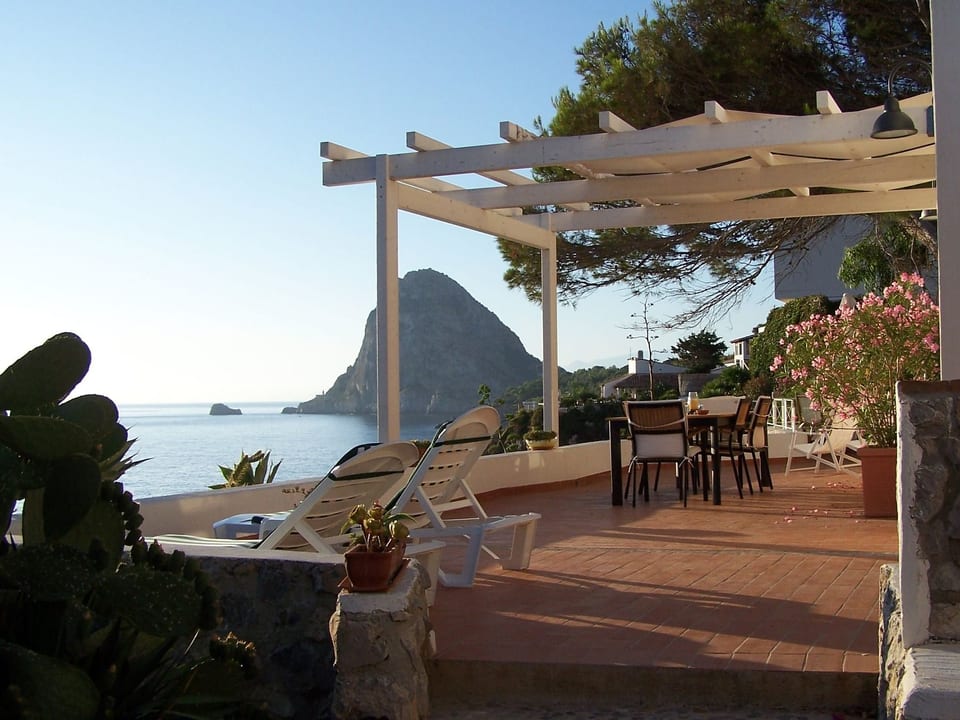 Villa de vacaciones 'Laura Marie' con vista al agua - Bagheria