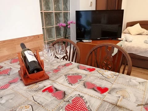 Studio-Apartment mit Terrasse und Parkplatz