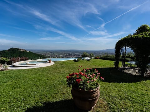 für 10 Personen in Montecatini Tere, Toskana (Provinz Pistoia)