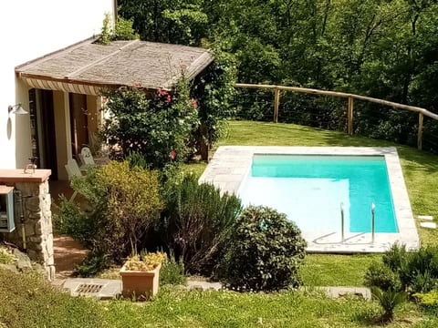 Villa im Grünen Civico 2 in Uzzano