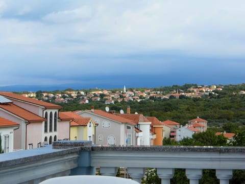 Schöne, geräumige Wohnung in der ersten Etage