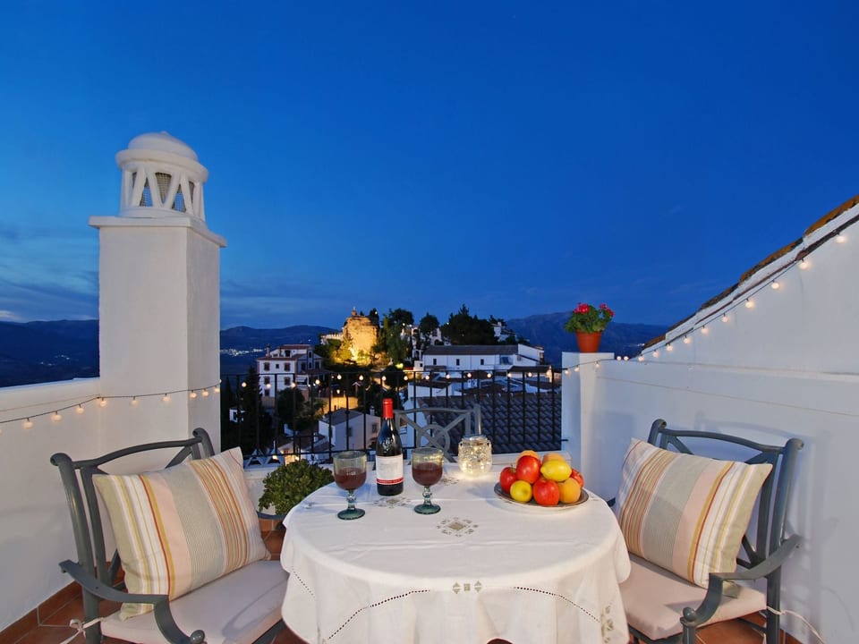 mit Terrasse - Comares