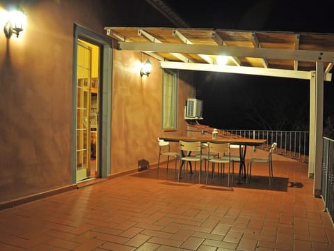 "Casa Olmo" Schwimmbad und Jacuzzi, privater Garten