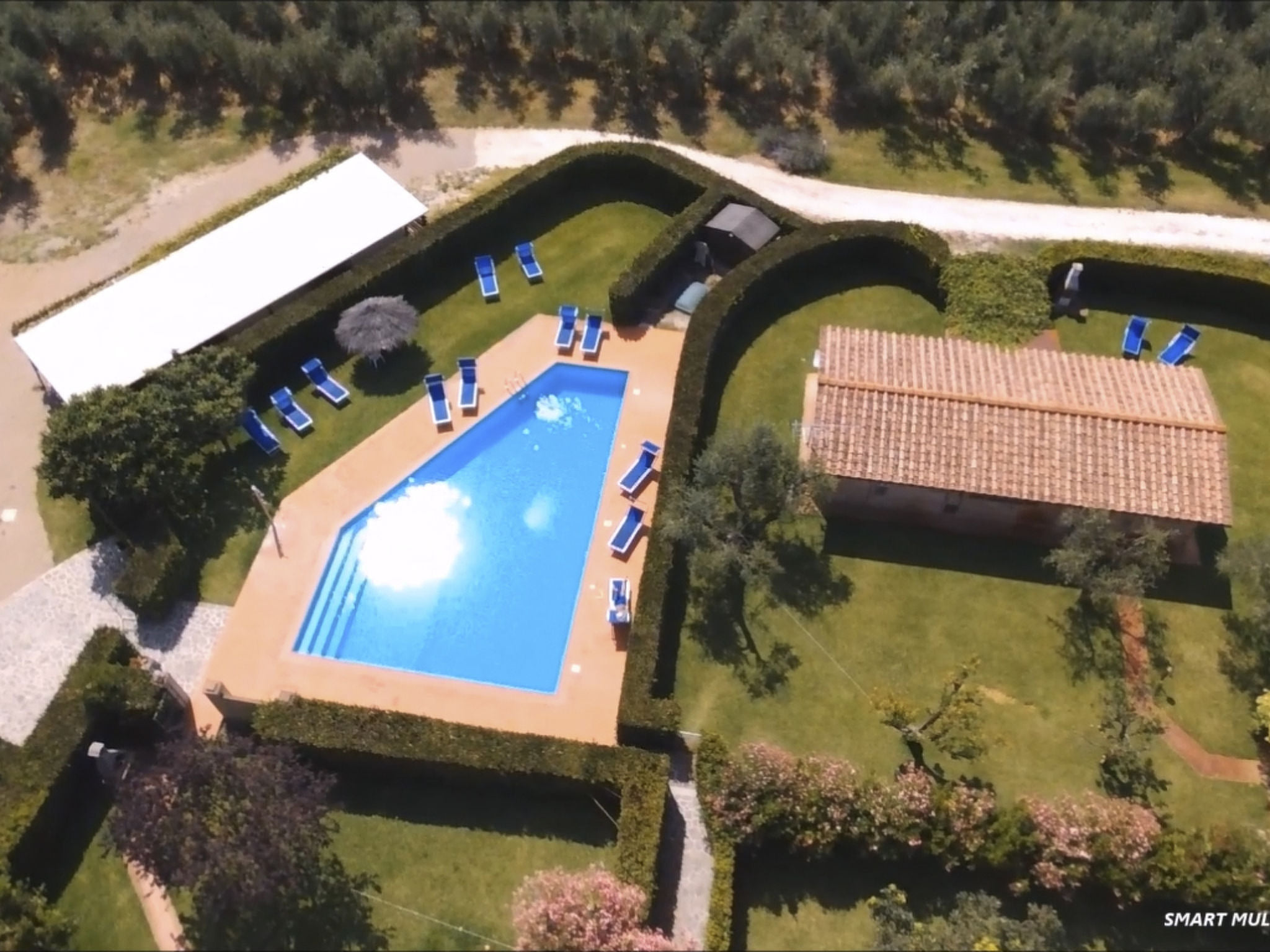 Pfirsichhaus mit Schwimmbad, Jacuzzi und privatem Garten