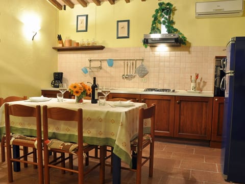 Pfirsichhaus mit Schwimmbad, Jacuzzi und privatem Garten