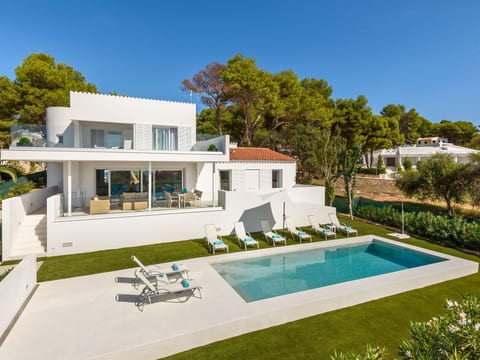 Villa Lucia mit Meerblick und Pool in Santo Tomas
