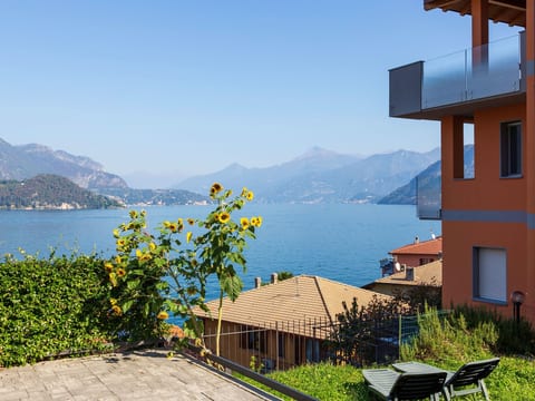 mit Blick auf den Comer See