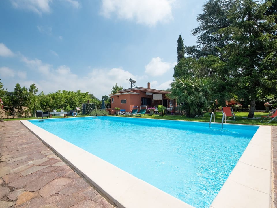 Oleandri Ferienhaus mit privatem Pool - Nettuno