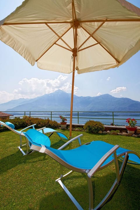 Türkisfarbenes Haus mit fantastischer Aussicht