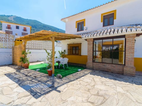 Patio de los Naranjos Haus mit Terrasse und Schwimmbad
