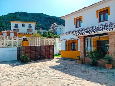 Patio de los Naranjos Haus mit Terrasse und Schwimmbad