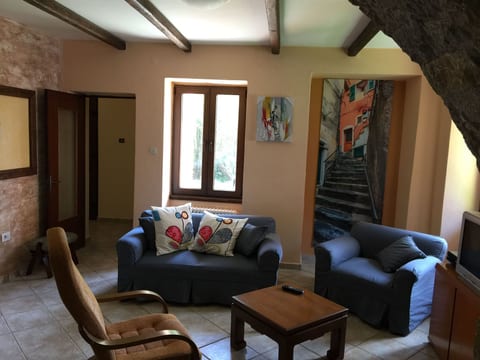 Giusvalla Deluxe Forest 3 Etagen Villa