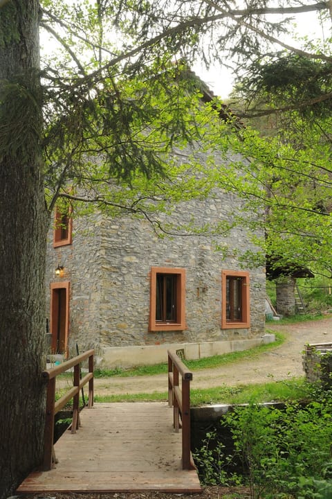 Relax Giusvalla River Villa 2 Etagen mit Terrasse