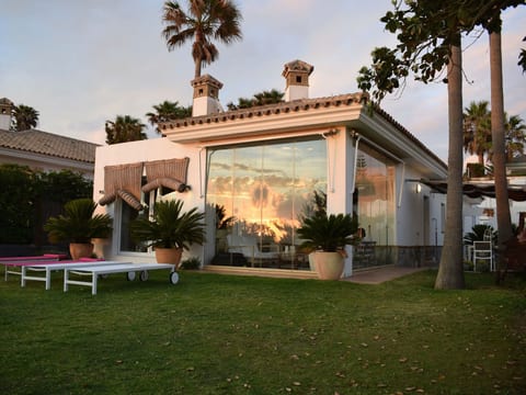 Villa "Casa Roche" mit Blick auf das Wasser
