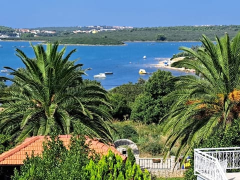 Apartment mit drei Schlafzimmern und Meerblick
