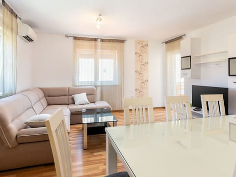 Wohnung "Dragan" mit Balkon