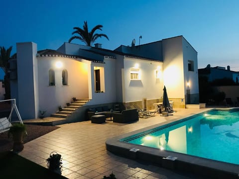 Casa Velazquez -Ferienhaus mit privatem Pool