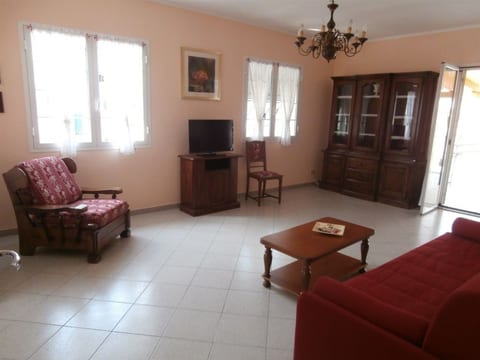 Villa in Borgomaro mit privatem Parkplatz
