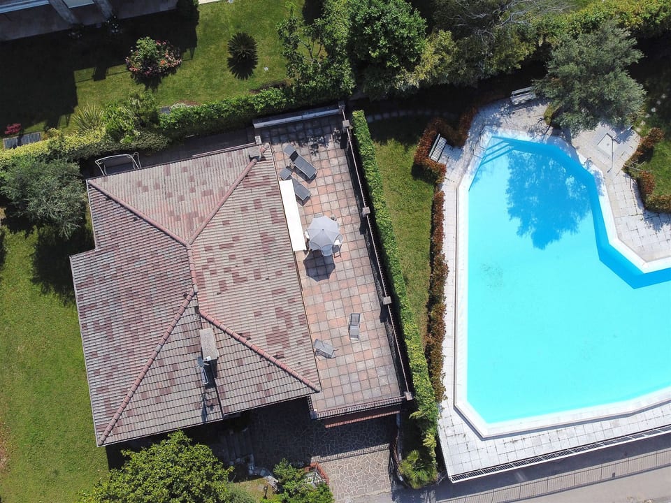 con vista lago e giardino privato - Bardolino