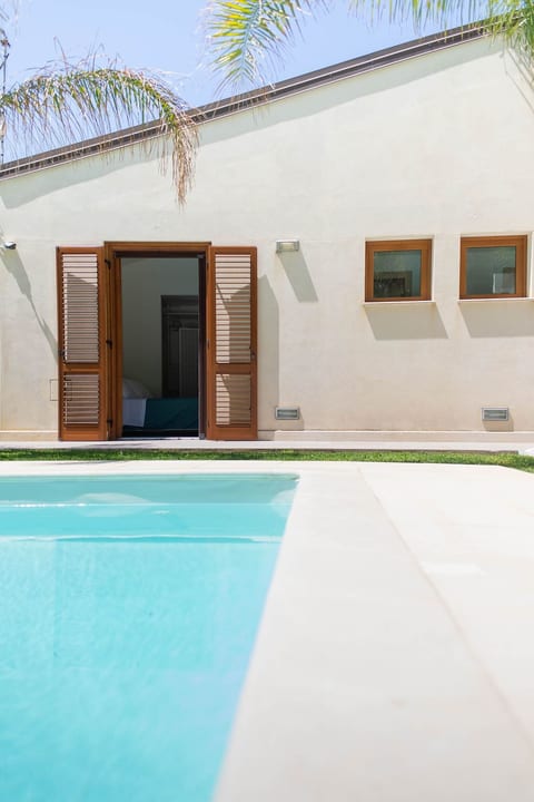 Villa in Sizilien am Meer mit beheiztem Pool