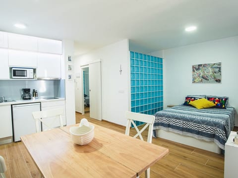 Appartement mit überdachtem Balkon und Meerblick in Strandlage