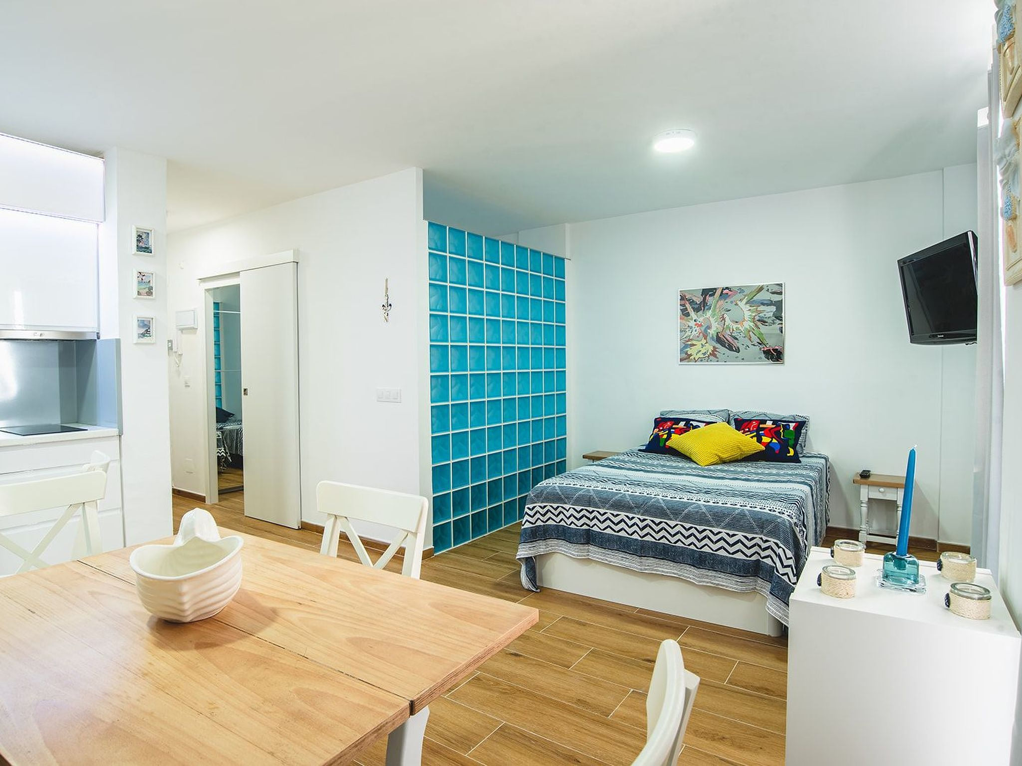 Appartement mit überdachtem Balkon und Meerblick in Strandlage