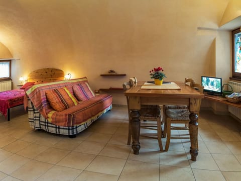 Wohnung in Riva Di Solto mit Kleinem Garten