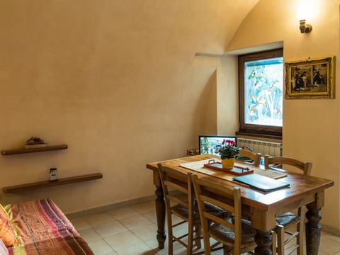 Wohnung in Riva Di Solto mit Kleinem Garten