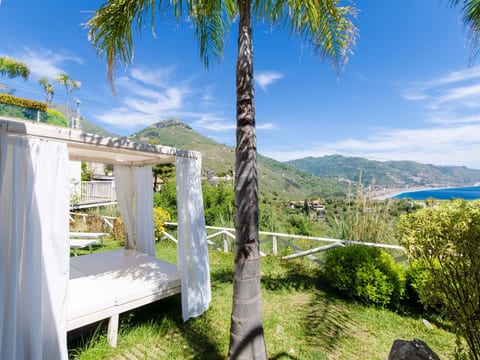 Wohnung mit Meerblick, Balkon und Pool