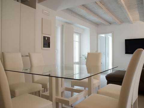 Seesicht"-Wohnung mit Wasserblick