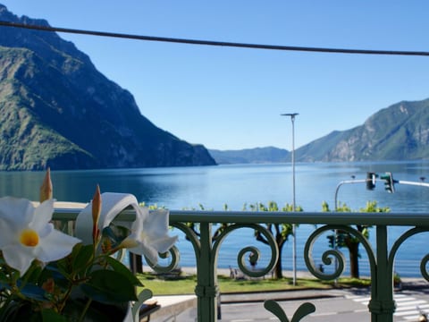 Seesicht"-Wohnung mit Wasserblick