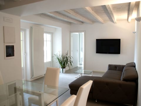 Seesicht"-Wohnung mit Wasserblick