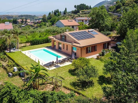 Berghütte "Villa Malú" mit Blick auf das Wasser