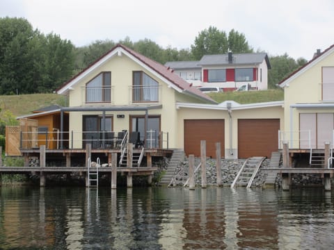 Seehaus Arielle mit Wassergrundstück