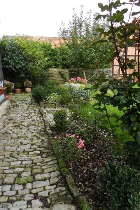 Fachwerkhaus mit Garten, Grill und Terrasse