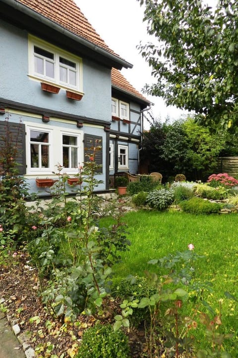 Fachwerkhaus mit Garten, Grill und Terrasse