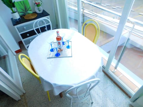 mit Terrasse